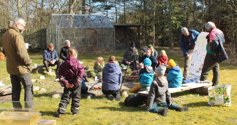 Frivillige mødes i Naturcenter Tved Gl. Skole