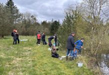 Naturklubben kigger på “Livet i søen”